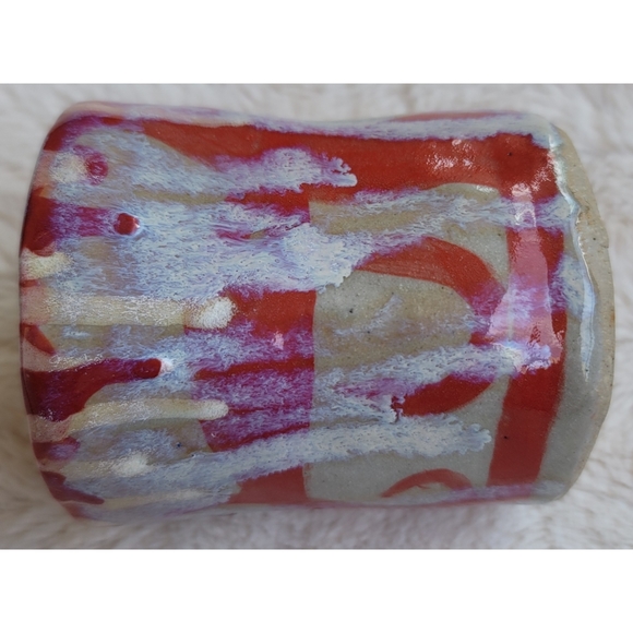 Red and white pottery cup piece - Picture 3 of 16